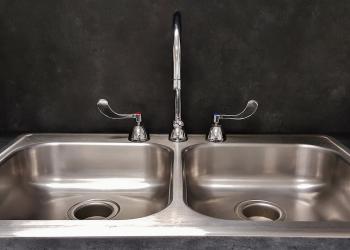Hotel restaurant - dishwasher  