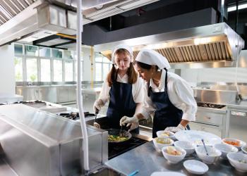 Kitchen helper - Summer Season (May–September)